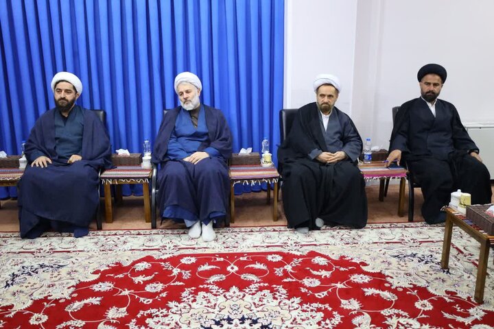 تصاویر / دیدار اعضای «شورای قرآن، عترت و نماز» استان و ستاد همکاری «حوزه علمیه و آموزش و پرورش» با نماینده ولی فقیه در استان مازندران
