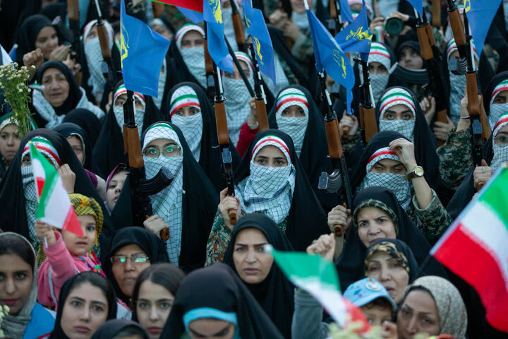 تصاویر/اجتماع دختران جان‌فدای ایران همزمان با میلاد حضرت معصومه (س)در اراک