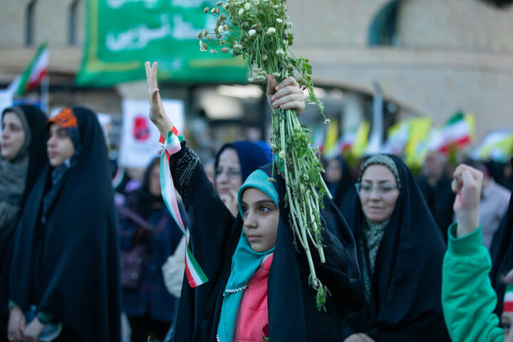 تصاویر/اجتماع دختران جان‌فدای ایران همزمان با میلاد حضرت معصومه (س)در اراک