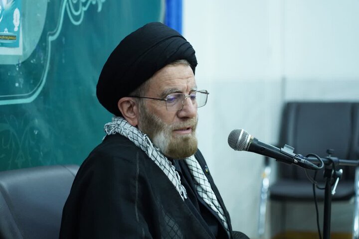 تصاویر/دیدار جمعی از روحانیون لرستان با حجت‌الاسلام والمسلمین پوررضا از مسئولان بخش معاونت روحانیت دفتر امام شهید و مقام معظم رهبری(مدظله العالی)