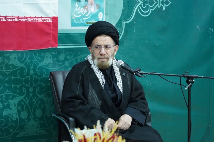 تصاویر/دیدار جمعی از روحانیون لرستان با حجت‌الاسلام والمسلمین پوررضا از مسئولان بخش معاونت روحانیت دفتر امام شهید و مقام معظم رهبری(مدظله العالی)