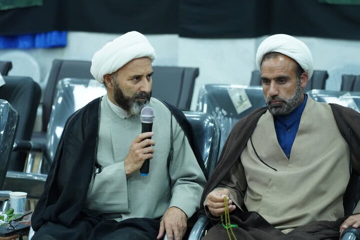 تصاویر/دیدار جمعی از روحانیون لرستان با حجت‌الاسلام والمسلمین پوررضا از مسئولان بخش معاونت روحانیت دفتر امام شهید و مقام معظم رهبری(مدظله العالی)