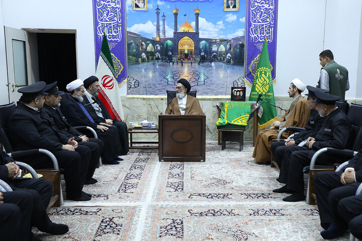 دیدار خادمان حرم امام رضا(ع) با تولیت حرم بانوی کرامت
