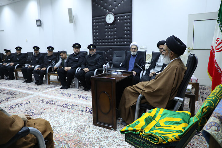 دیدار خادمان حرم امام رضا(ع) با تولیت حرم بانوی کرامت