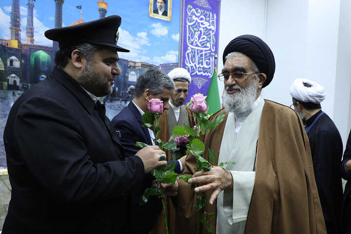 دیدار خادمان حرم امام رضا(ع) با تولیت حرم بانوی کرامت