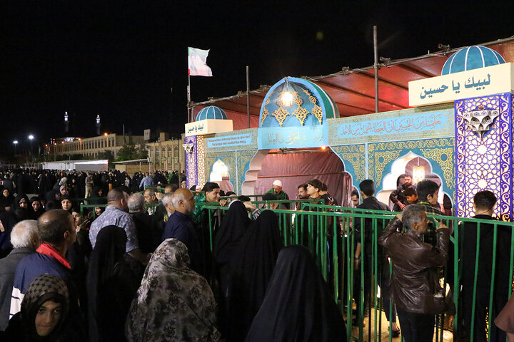 اطعام ۱۵۰ هزار زائر حرم بانوی کرامت در روز میلاد ملیکه قم