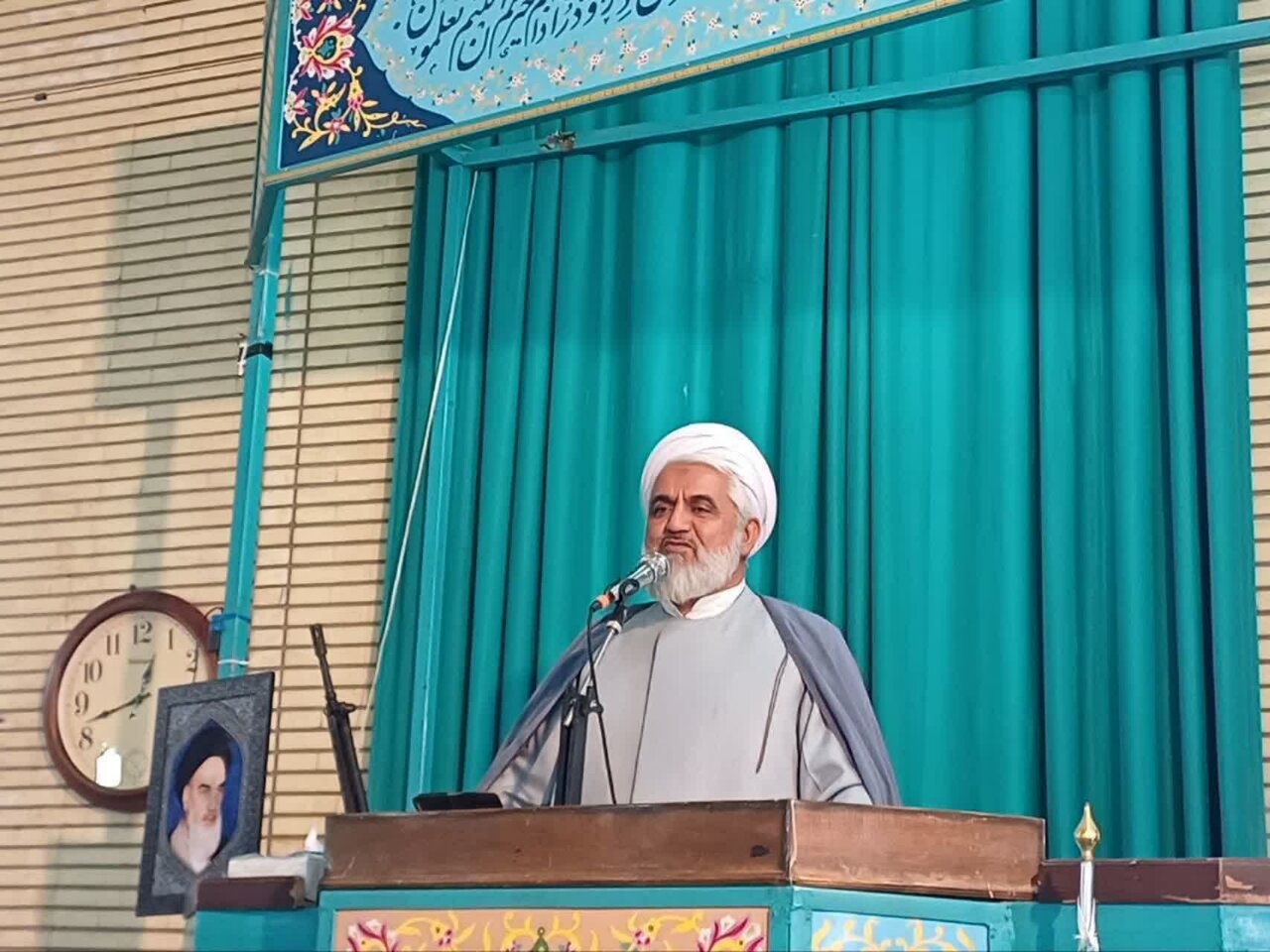آغاز دهه کرامت فرصتی برای تجلیل از ارزش‌های دینی و انقلابی است