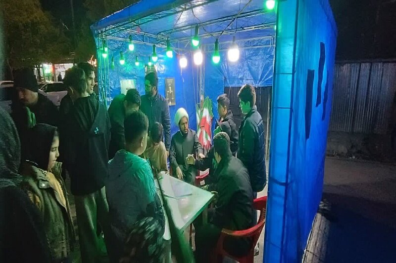 خدمت رسانی موکب مدرسه علمیه کنگاور در «نحن منتقمون»+ عکس