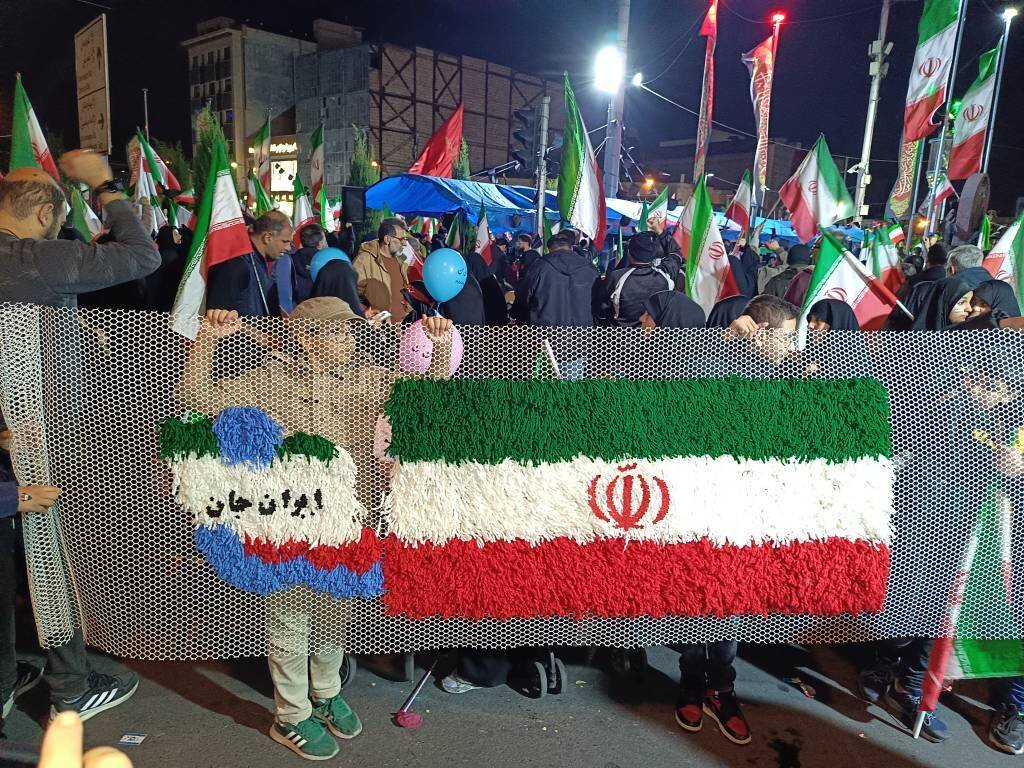 خانوادگی پای انقلاب