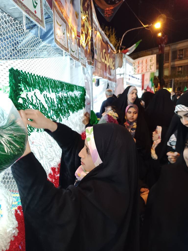 خانوادگی پای انقلاب