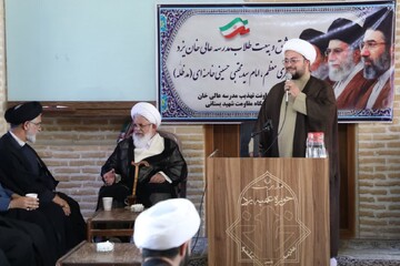 تصاویر/ بیعت مجدد طلاب و اساتید مدرسه علمیه خان یزد با رهبر معظم انقلاب