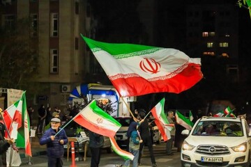 تصاویر/ تجمع حماسی و همبستگی شهروندان اقلیم فرهنگ و هنر در محله یوسف‌آباد