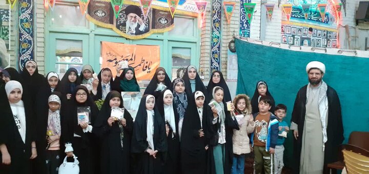تصاویر/ نشست تبیینی «دختران آرمانی» در مسجد امیرالمومنین(ع)