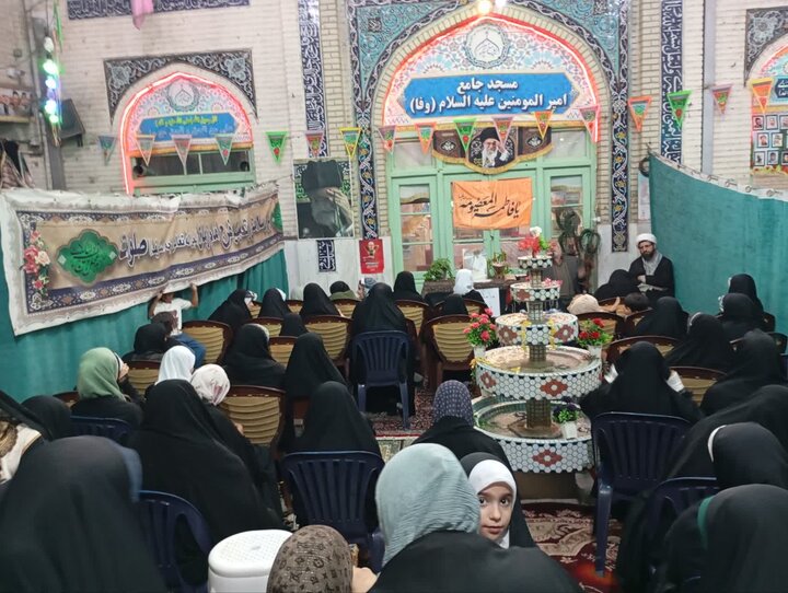 تصاویر/ نشست تبیینی «دختران آرمانی» در مسجد امیرالمومنین(ع)