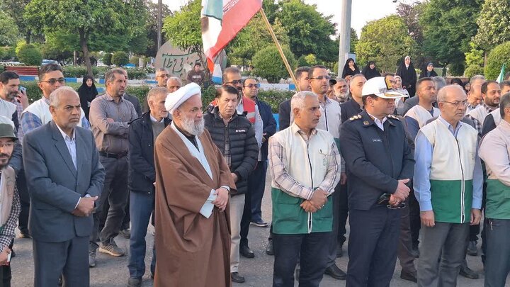 تصاویر/ آیین اهتزاز پرچم متبرک رضوی (ع) در میدان ولایت بابل به‌ مناسبت آغاز دهه کرامت