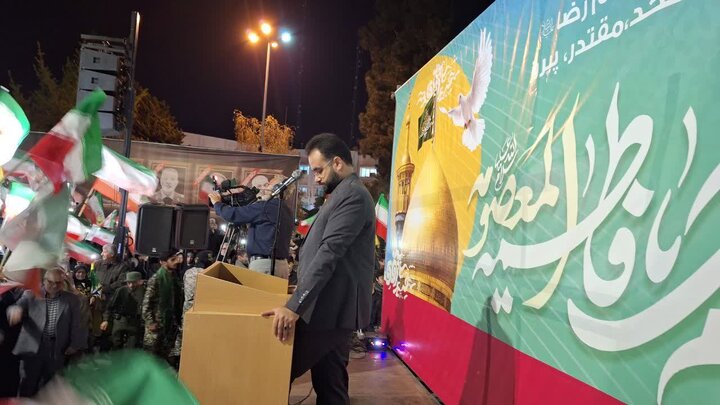 تصاویر| حماسه هزاران نفر از مردم بابل در اجتماع شبانه سی فروردین