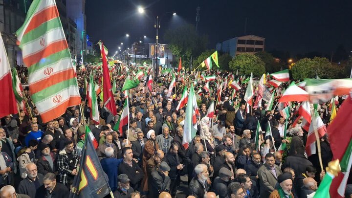 تصاویر| حماسه هزاران نفر از مردم بابل در اجتماع شبانه سی فروردین