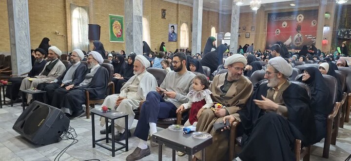 تصاویر / جشن میلاد حضرت معصومه(س) و بزرگداشت دختران ایران در مسجد طوبی تبریز