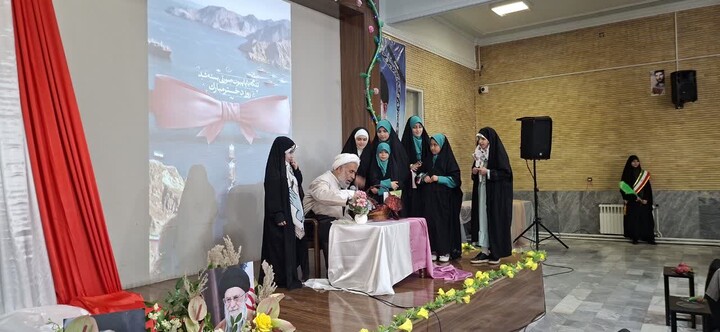 تصاویر / جشن میلاد حضرت معصومه(س) و بزرگداشت دختران ایران در مسجد طوبی تبریز