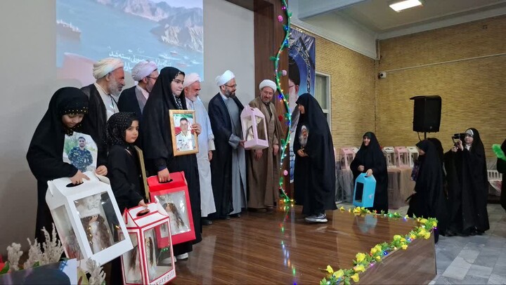 تصاویر / جشن میلاد حضرت معصومه(س) و بزرگداشت دختران ایران در مسجد طوبی تبریز