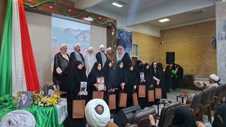 تصاویر / جشن میلاد حضرت معصومه(س) و بزرگداشت دختران ایران در مسجد طوبی تبریز