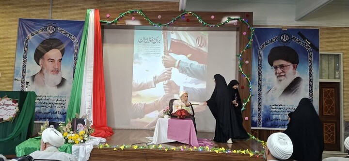 تصاویر / جشن میلاد حضرت معصومه(س) و بزرگداشت دختران ایران در مسجد طوبی تبریز