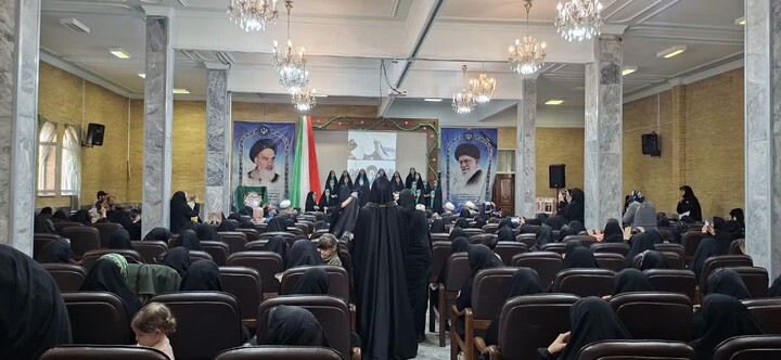 تصاویر / جشن میلاد حضرت معصومه(س) و بزرگداشت دختران ایران در مسجد طوبی تبریز