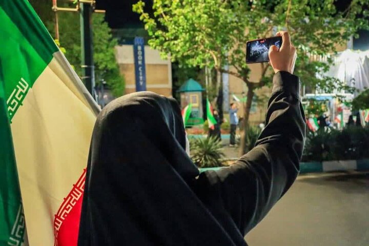 تصاویر/ تجمع حماسی و همبستگی شهروندان اقلیم فرهنگ و هنر در محله یوسف‌آباد