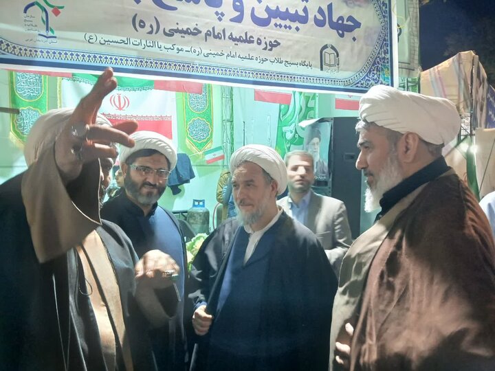 تصاویر/ حضور مسئول سازمان بسیج اساتید، طلاب و روحانیون کشور در تجمع مردمی ارومیه