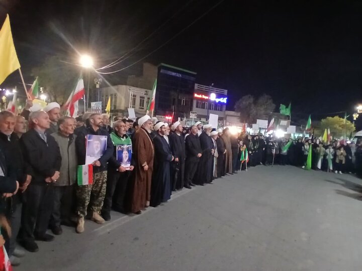 تصاویر/ حضور مسئول سازمان بسیج اساتید، طلاب و روحانیون کشور در تجمع مردمی ارومیه
