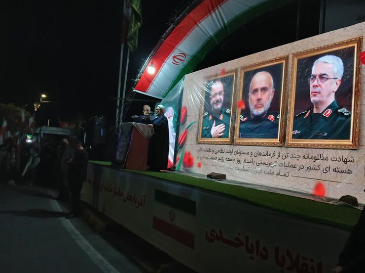 تصاویر/ حضور مسئول سازمان بسیج اساتید، طلاب و روحانیون کشور در تجمع مردمی ارومیه