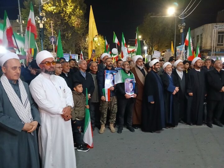 تصاویر/ حضور مسئول سازمان بسیج اساتید، طلاب و روحانیون کشور در تجمع مردمی ارومیه