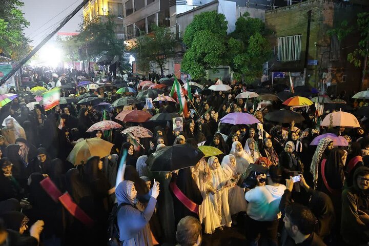 تصاویر/ اجتماع امشب دختران کشوردوست به یاد «جشن فرشته‌ها»