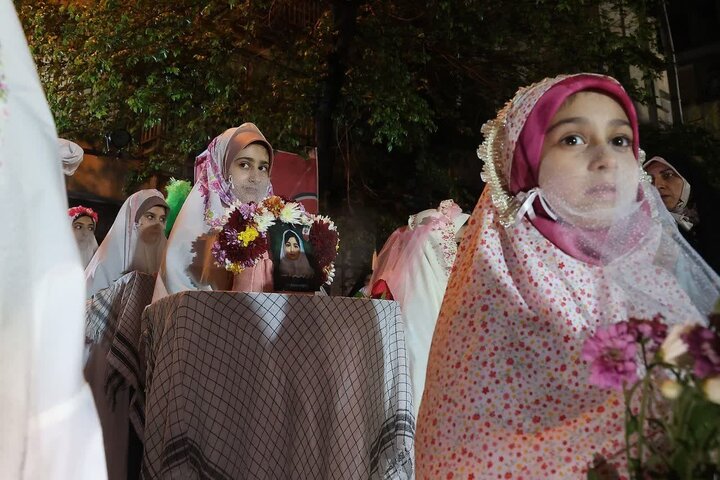تصاویر/ اجتماع امشب دختران کشوردوست به یاد «جشن فرشته‌ها»
