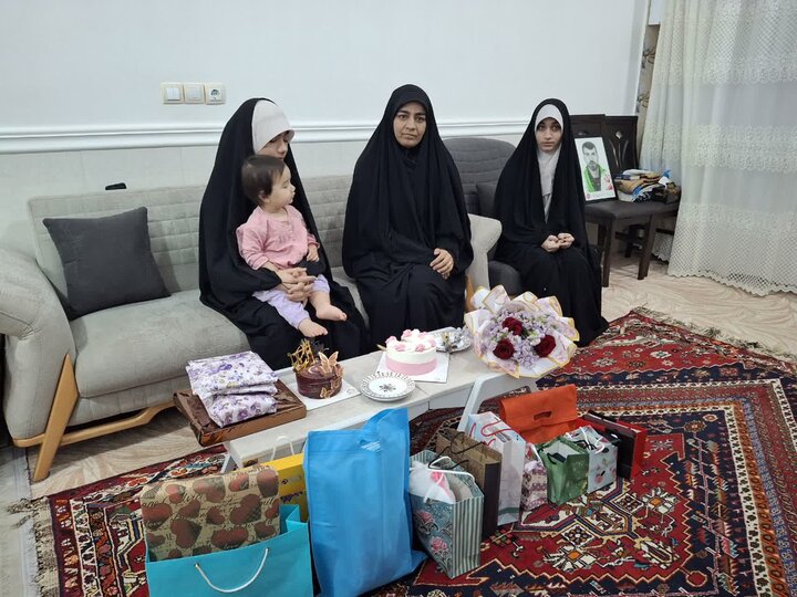 تصاویر/ تجلیل از دختر شهید جنگ رمضان در شهرستان جم