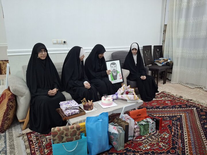 تصاویر/ تجلیل از دختر شهید جنگ رمضان در شهرستان جم