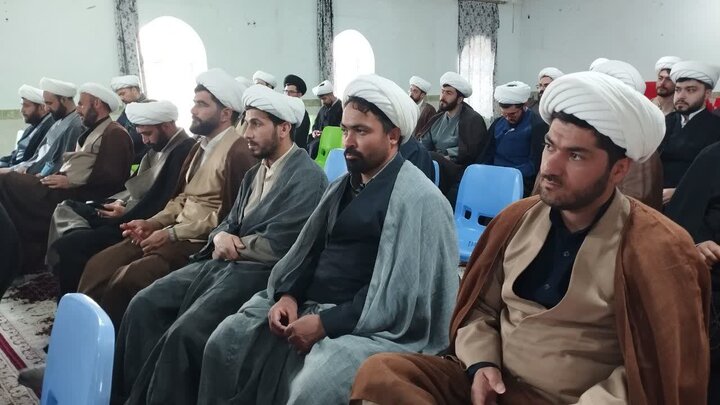 تصاویر/ جلسه تقدیر از طلایه داران عرصه جهاد و  تبیین در جنگ رمضان در میاندوآب