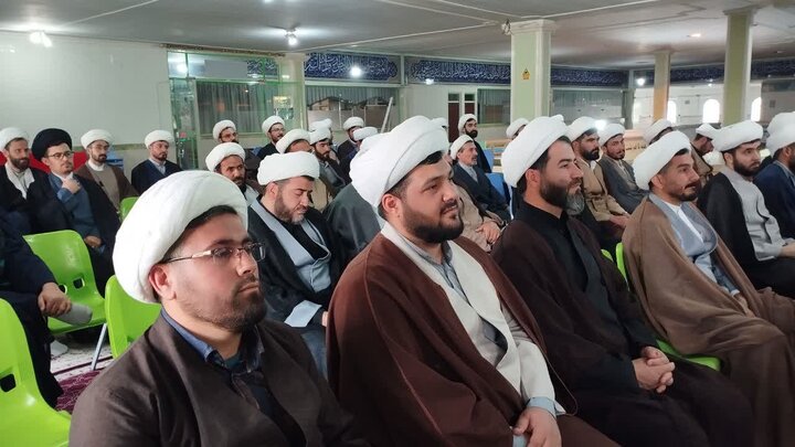 تصاویر/ جلسه تقدیر از طلایه داران عرصه جهاد و  تبیین در جنگ رمضان در میاندوآب