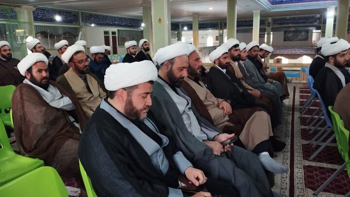تصاویر/ جلسه تقدیر از طلایه داران عرصه جهاد و  تبیین در جنگ رمضان در میاندوآب