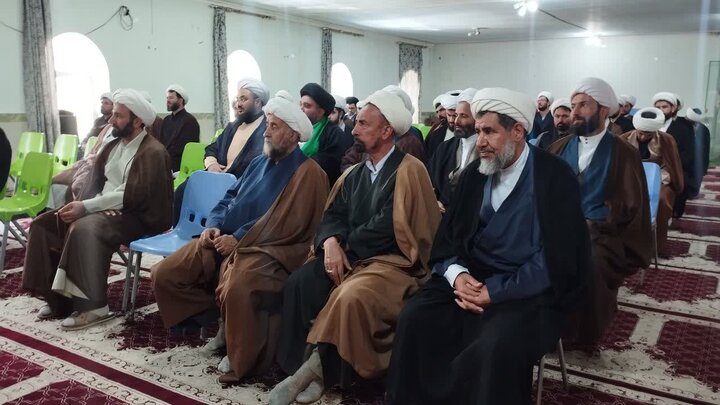 تصاویر/ جلسه تقدیر از طلایه داران عرصه جهاد و  تبیین در جنگ رمضان در میاندوآب