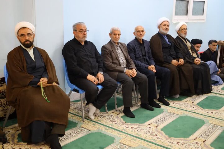 تصاویر/ حضور خادمان حرم حضرت معصومه (س) در دفتر نماینده ولی فقیه در استان مازندران