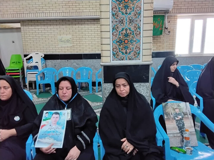 تصاویر/ تجلیل از خانواده‌های معظم شهدای جنگ رمضان در برازجان