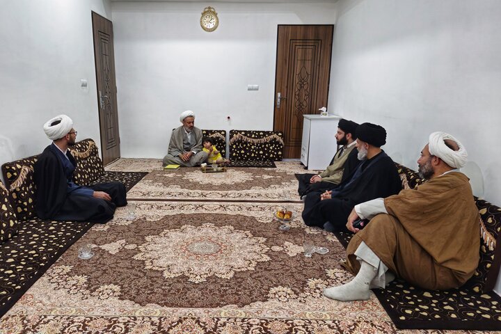 تصاویر/ تکریم حجت‌الاسلام والمسلمین مهدی معتمدی حافظ کل قرآن و استاد حفظ طرح شجره طیبه