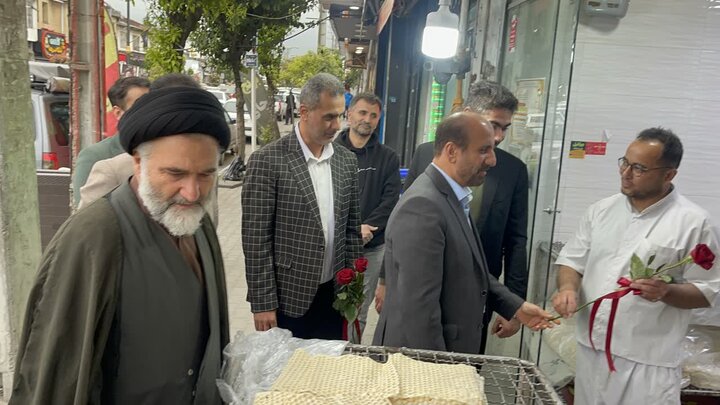 تصاویر/ سرکشی امام جمعه شهرستان نوشهر و مسئولان از نانواییها و فروشگاه های شهرستان