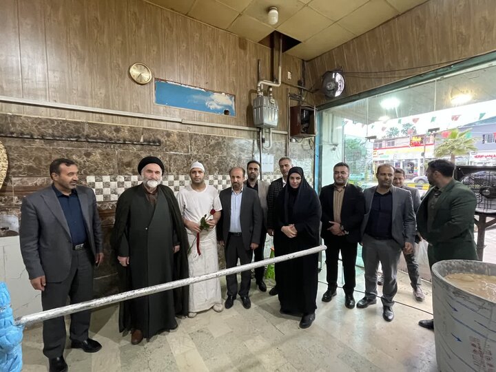 تصاویر/ سرکشی امام جمعه شهرستان نوشهر و مسئولان از نانواییها و فروشگاه های شهرستان