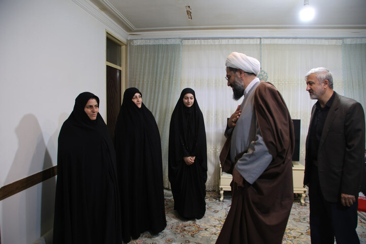 تصاویر / تجلیل نماینده ولی فقیه در استان همدان از شهدای تویسرکانی جنگ رمضان