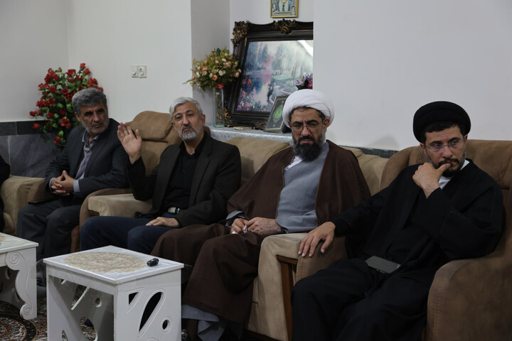 تصاویر / تجلیل نماینده ولی فقیه در استان همدان از شهدای تویسرکانی جنگ رمضان