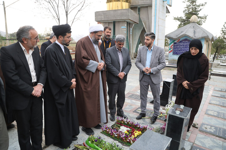 تصاویر / تجلیل نماینده ولی فقیه در استان همدان از شهدای تویسرکانی جنگ رمضان