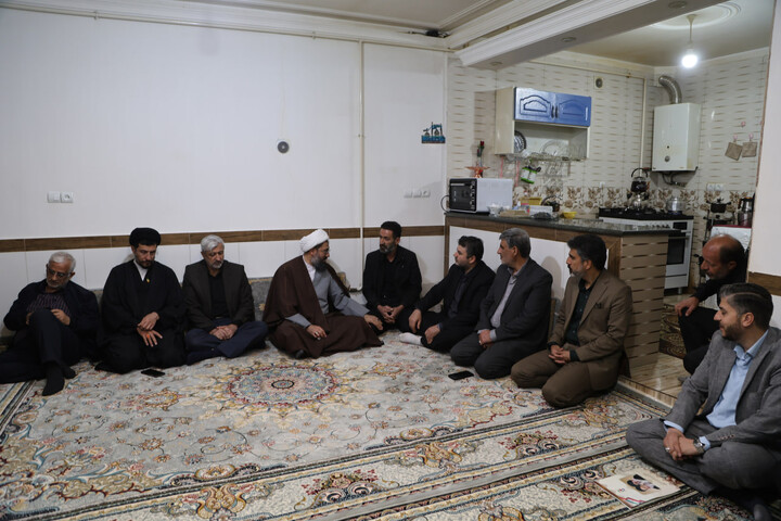 تصاویر / تجلیل نماینده ولی فقیه در استان همدان از شهدای تویسرکانی جنگ رمضان