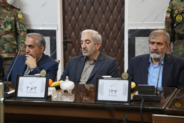 تصاویر / تجلیل نماینده ولی فقیه در استان همدان و استاندار همدان از ایثارگری‌های ارتش جمهوری اسلامی ایران